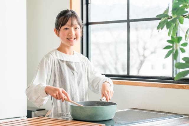 中学生の夏休み中、昼ご飯はどうする？子どもが自分で作れるようになるキッカケにしよう