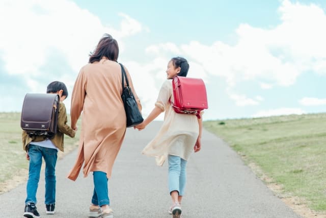 シングルマザー手取り12万｜子ども3人で生活できる？実体験で解説